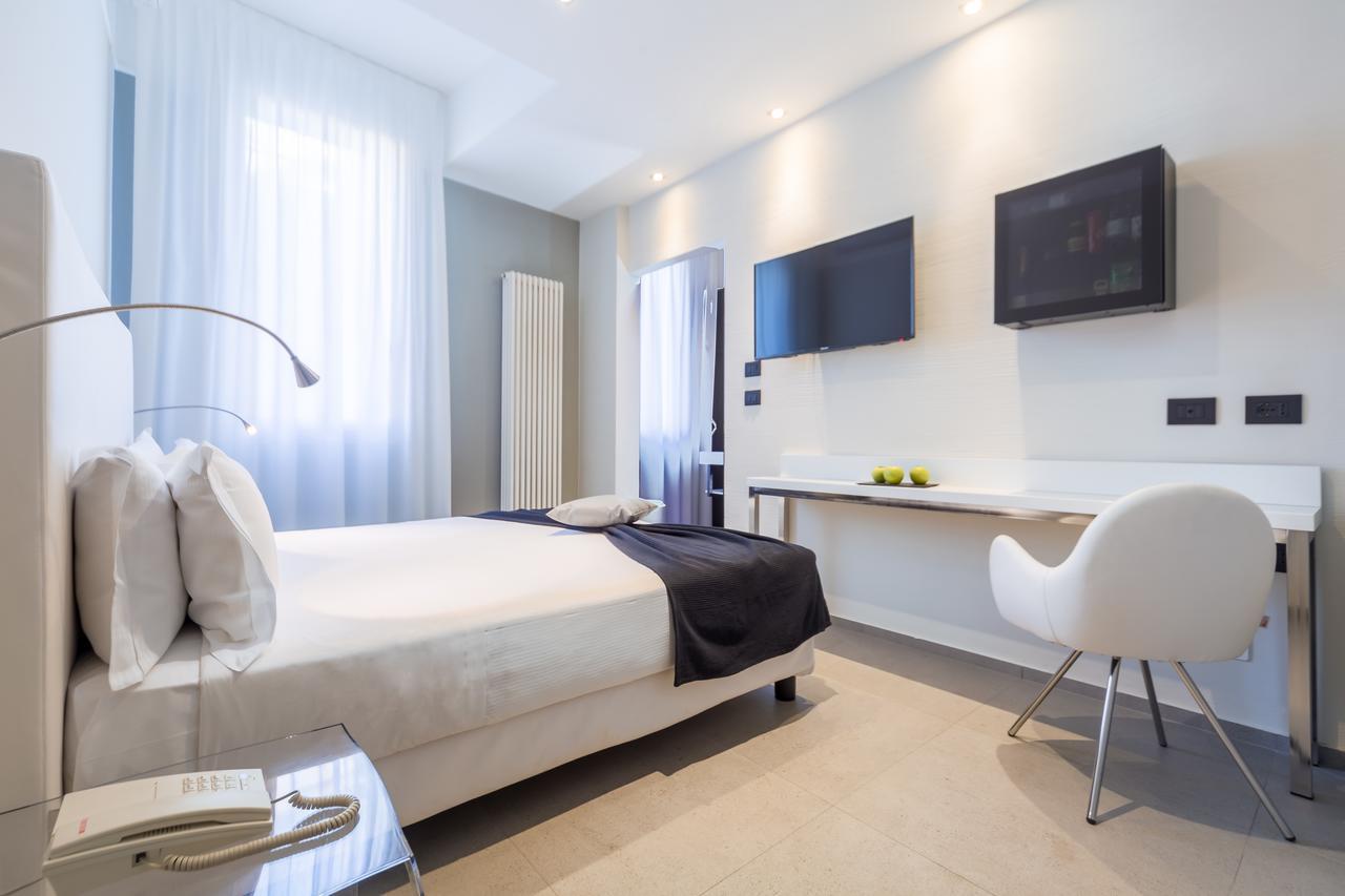 Double or Twin Room,695311056:JPEG